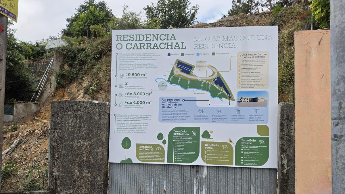 El panel ubicado en la zona de O Rosal.