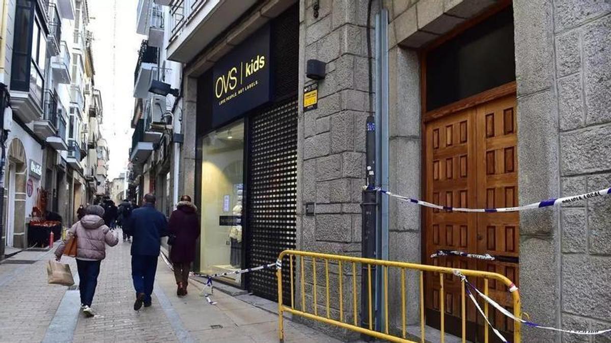"Después de ocho meses, volver a abrir es una alegría": una autónoma de Plasencia reabre su negocio tras el derrumbe de la calle del Sol