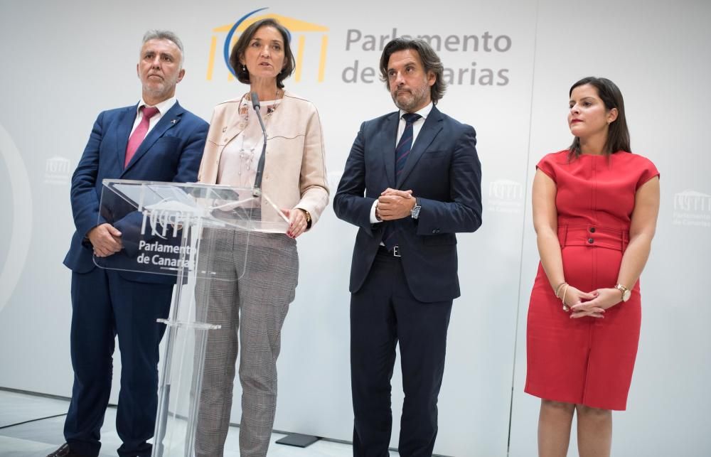 Visita de Reyes Maroto al Parlamento de Canarias