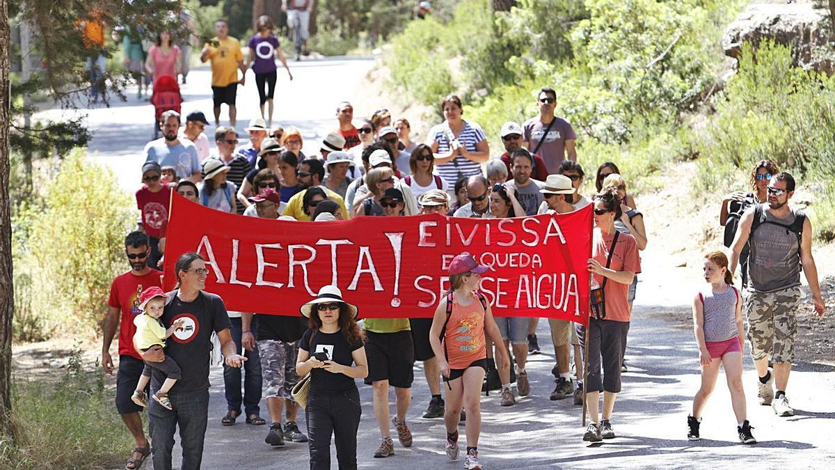 Movilización de protesta, en 2015, por la sobreexplotación del agua en Ibiza. 