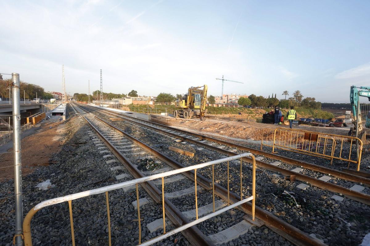 Trabajos de reparación en el tramo afectado entre Paiporta y los pueblos del sur del área metropolitana.