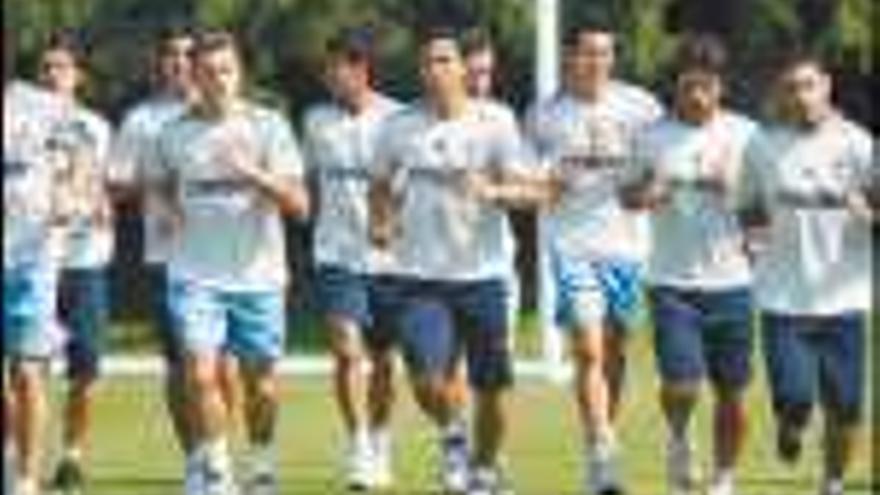 Los jugadores corren durante un entrenamiento en Francia. / Ricardo Grobas