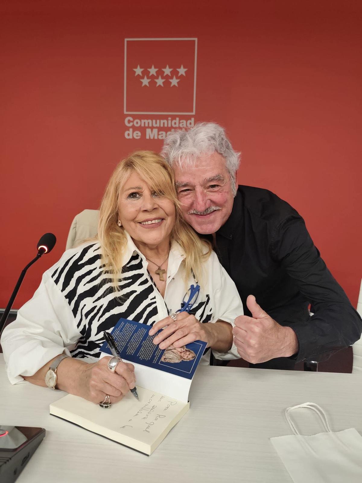 María José Lorenzo con el actor Sergio Pazos, en la presentación realizada en Madrid.