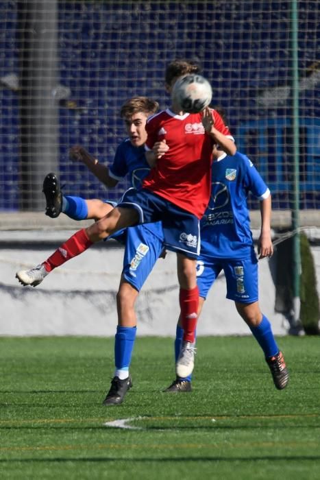 25-01-20  DEPORTES. CAMPOS DE FUTBOL DE LA ZONA DEPORTIVA DEL PARQUE SUR EN  MASPALOMAS. MASPALOMAS. SAN BARTOLOME DE TIRAJANA.  San Fernando de Maspalomas Santos- Veteranos del Pilar (Cadetes).  Fotos: Juan Castro.  | 25/01/2020 | Fotógrafo: Juan Carlos Castro