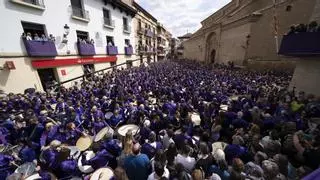El nieto de Buñuel rompe la hora en Calanda en el 125 aniversario del cineasta que la inmortalizó