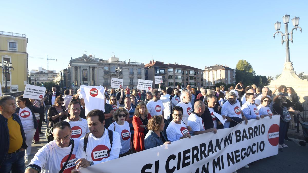 La plataforma Cierran mi Barrio ya tiene unas 9.000 firmas de vecinos de El Carmen contra el proyecto