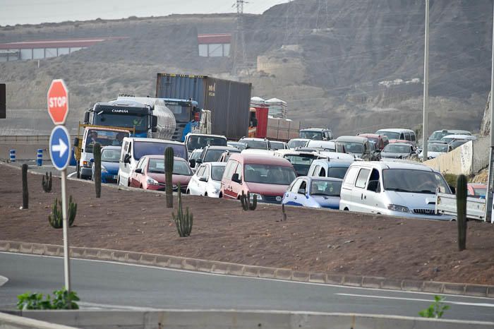 Accidente de tráfico en la GC-1 a la altura de ...