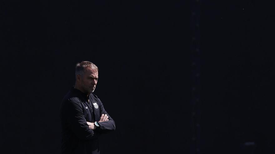 Flick no se corta y arremete contra la Liga