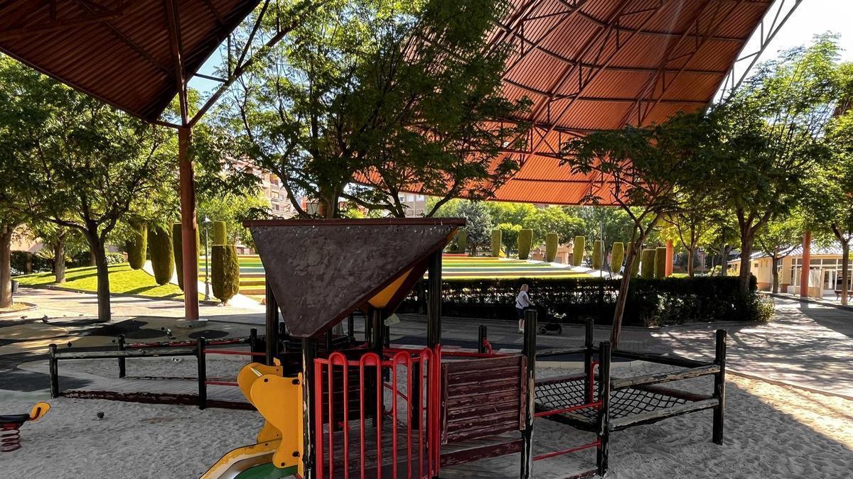 Una zona de juegos infantiles de Petrer