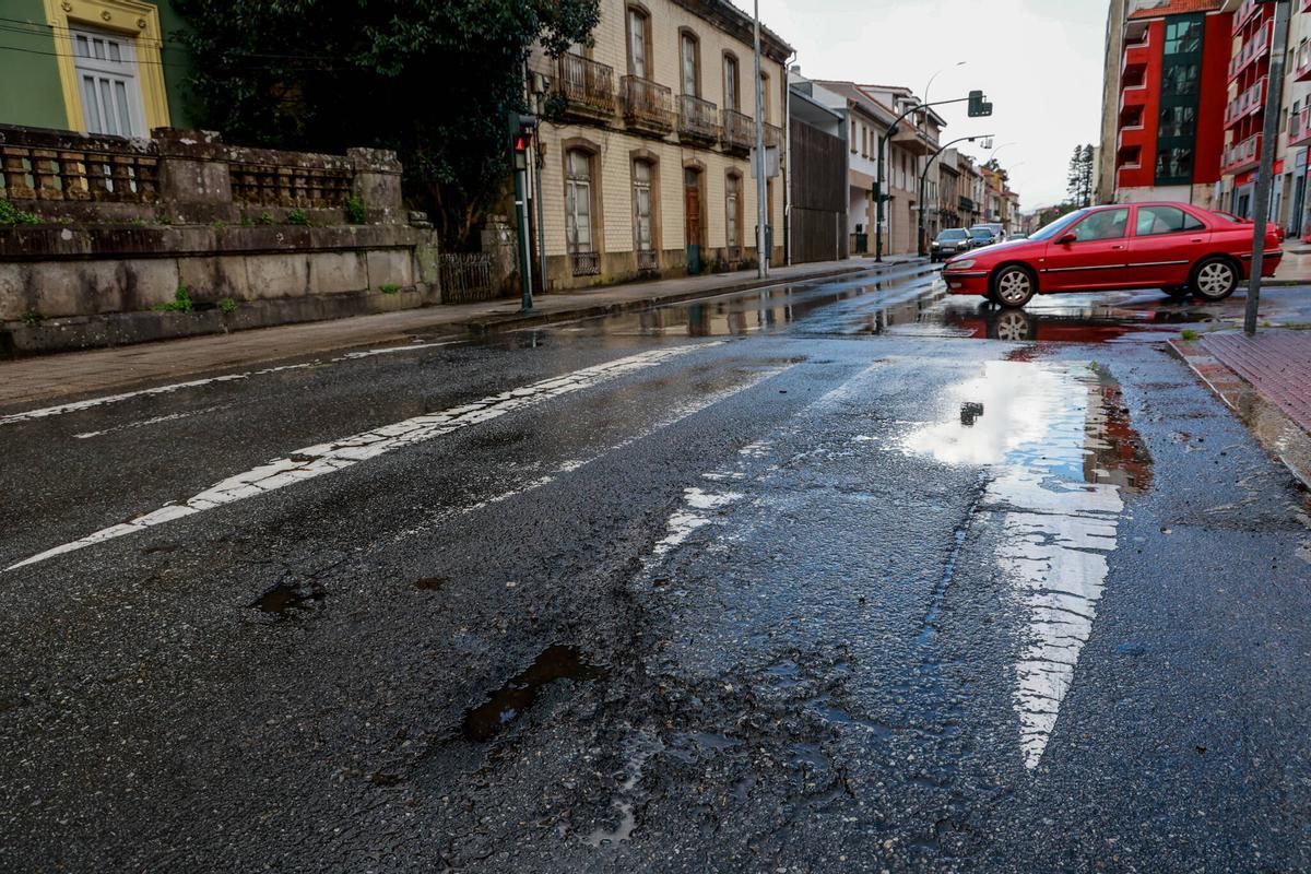 Vista de Rosalía de Castro, uno de los viales en mal estado señalados por el Concello de Vilagarcía.