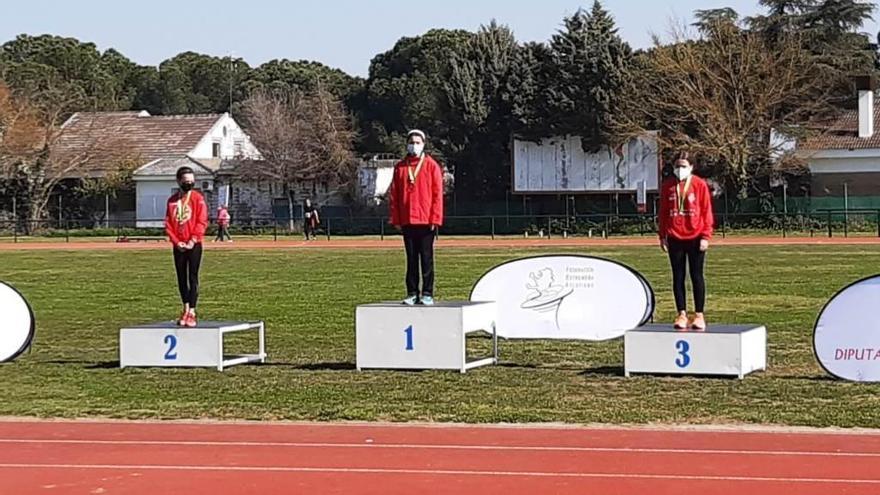 La atleta monesteriense Claudia Ríos, campeona de Extremadura de 3.000 marcha