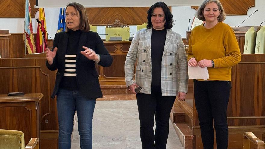 Un momento de la presentación del plan de integración de migrantes de Oliva.