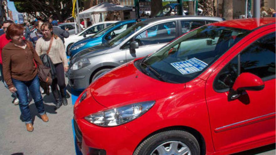 Almoradí lleva quince años celebrando la feria del automóvil