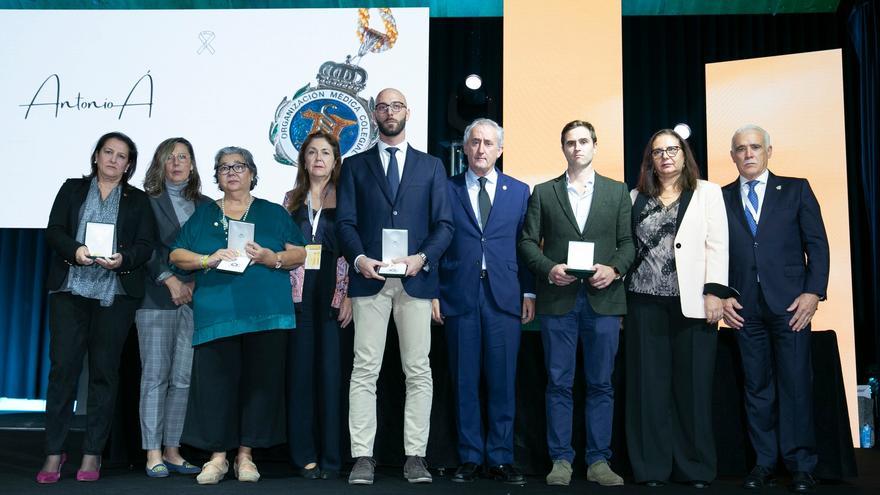 Los colegios profesionales rinden homenaje a los cuatro médicos de Córdoba fallecidos durante la pandemia