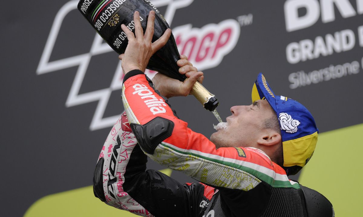 Aleix Espargaró: «MotoGP és un mar de taurons i un podi sap a glòria» Aleix Espargaró: «MotoGP és un mar de taurons i un podi sap a glòria»