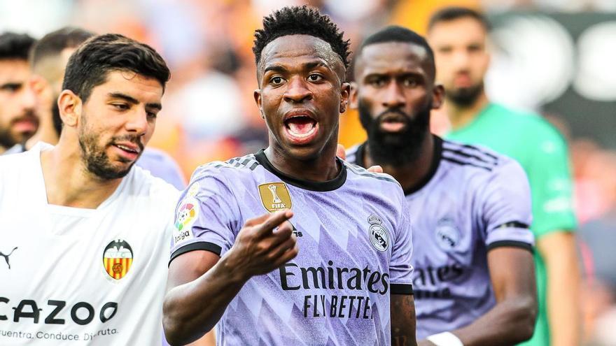 El joven que llamó &quot;puto mono&quot; a Vinicius en Son Moix acusa al jugador por sus &quot;insultos y agresiones&quot;