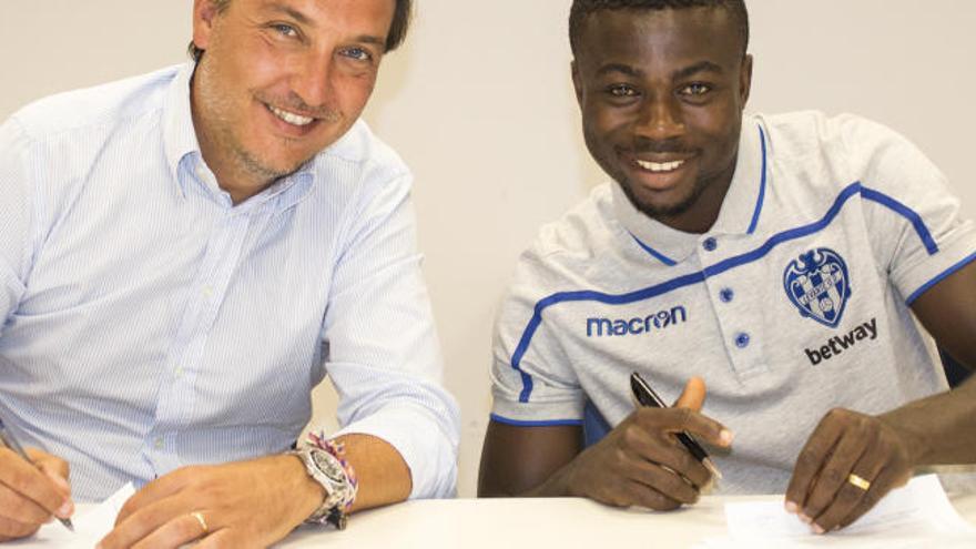 Moses Simon, junto a Quico Catalán.