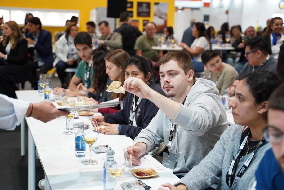 Un momento de una de las catas del stand de Canarias en el Salón de Gourmet.