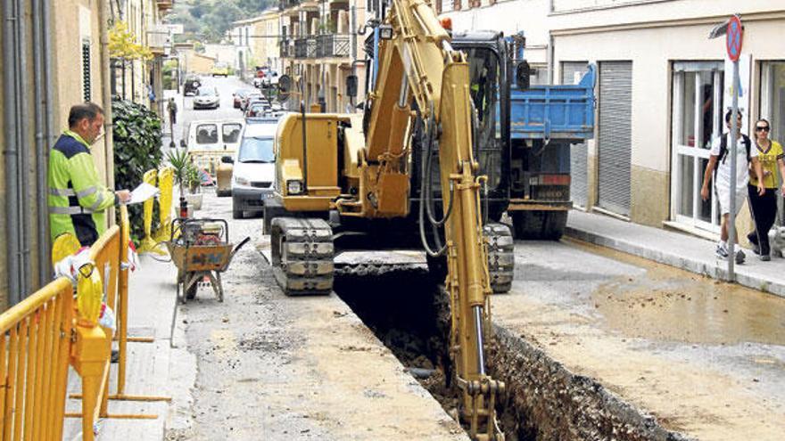 En el ´carreró den Figa´ se realizan obras de conducción de servicios hacia el polígono.