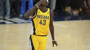 Indiana Pacers forward Pascal Siakam (43) celebrates a basket against the Oklahoma City Thunder during the second half of Game 6 of the NBA Finals basketball series, Thursday, June 19, 2025, in Indianapolis. (AP Photo/Michael Conroy). EDITORIAL USE ONLY/ONLY ITALY AND SPAIN