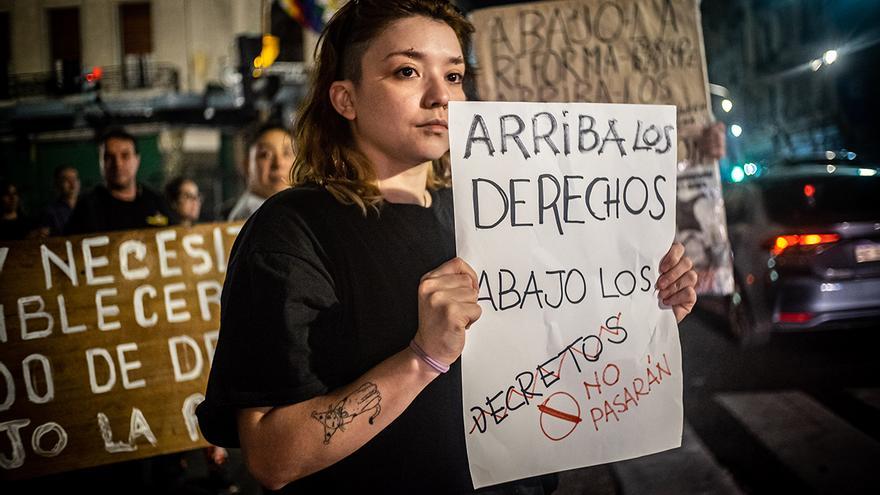 Sin cuna ni tumba