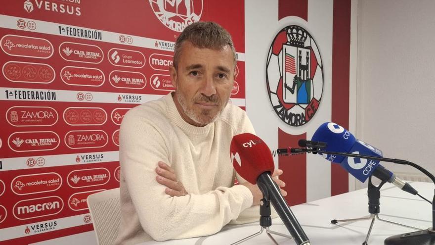 Óscar Cano, entrenador del Zamora CF, ante su partido en Talavera: "Tenemos que estar a tope y dar el máximo"