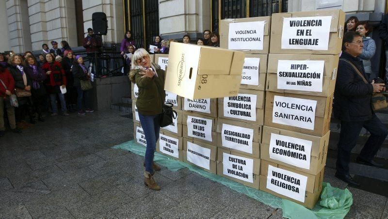 Manifestación contra la violencia machista en Zaragoza