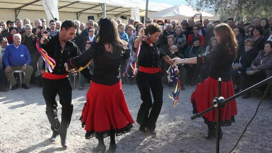 Bailes y cantos tradicionales en la pedanía de Aguaderas