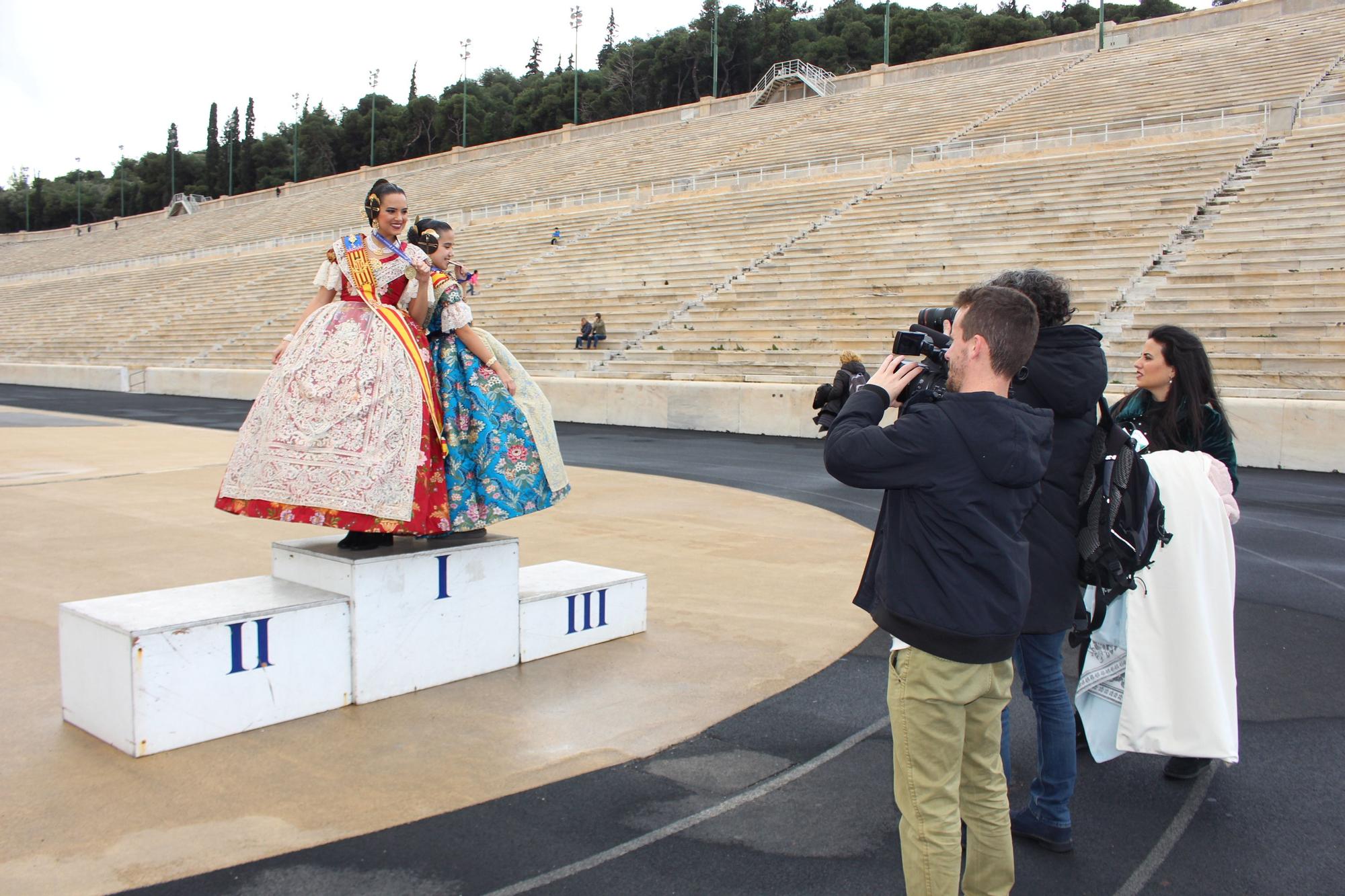 Dos falleras mayores de València en la cuna de los Juegos Olímpicos