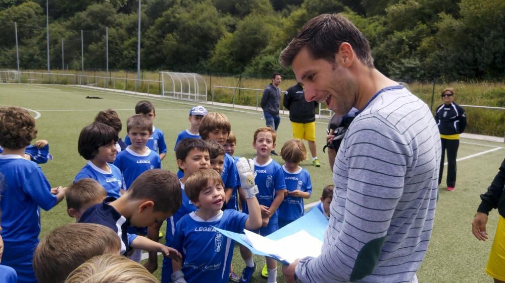 Visita de David Fernández al Campus el Real Oviedo