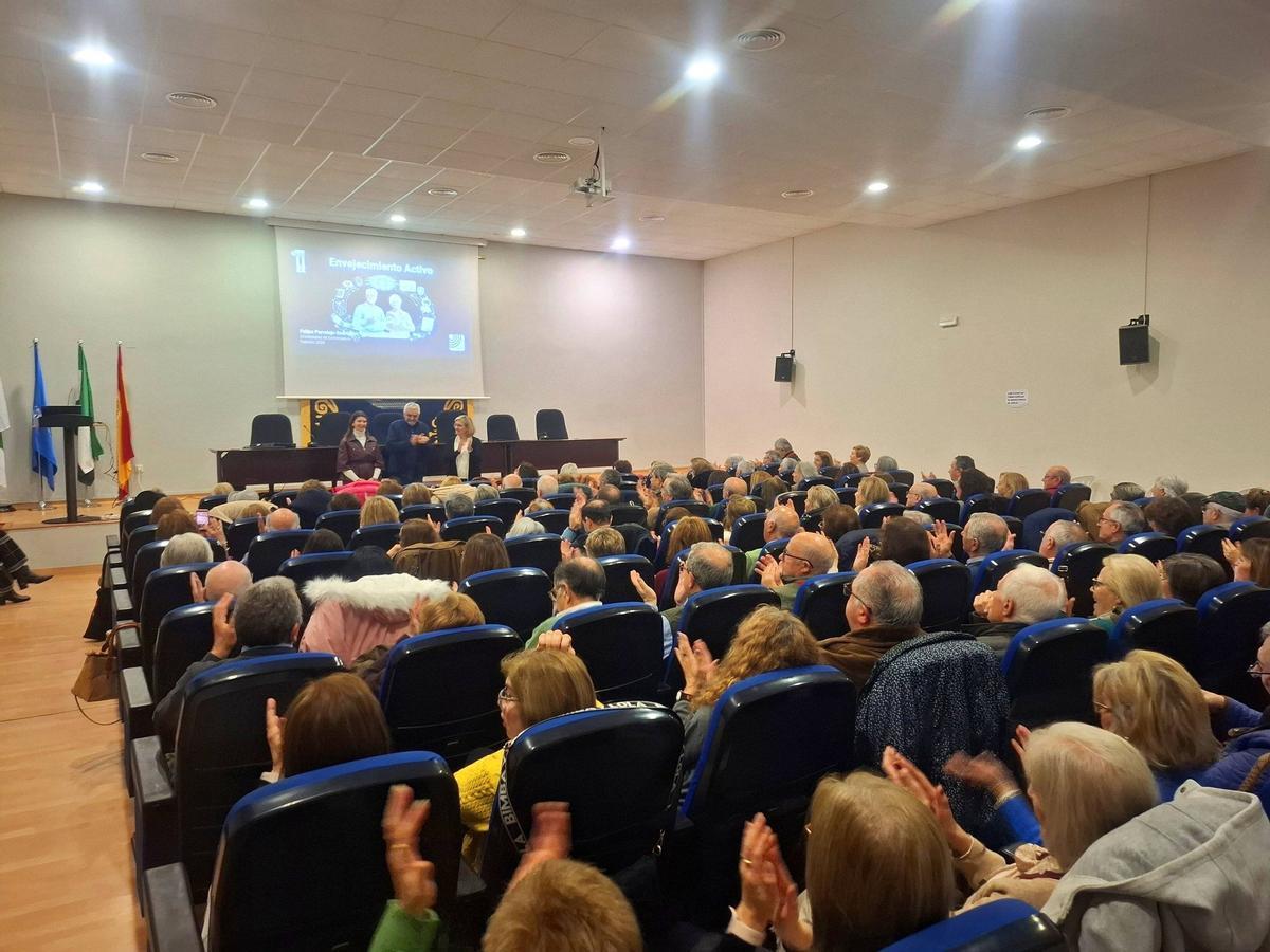 Jornada de convivencia de los alumnos de la Universidad de Mayores en Almendralejo.