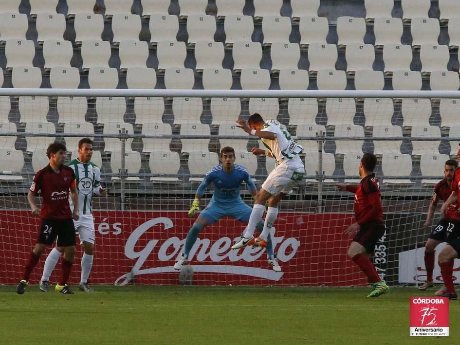 El Córdoba CF se engancha a la liguilla.