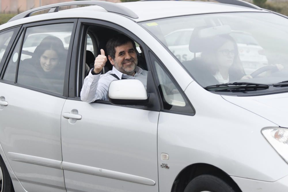 Jordi Sànchez surt de la presó de Lledoners en el seu primer permís penitenciari