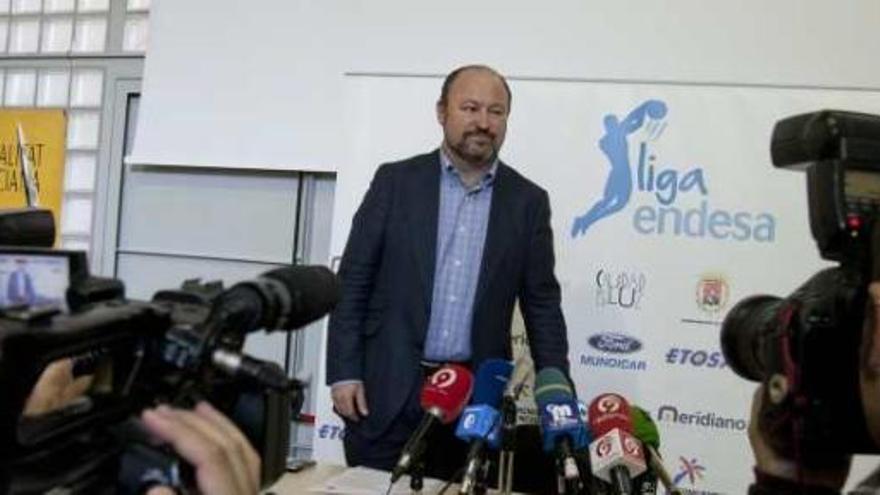 Luis Castillo antes de una rueda de prensa.