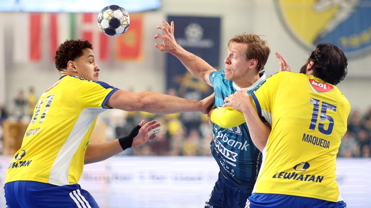 Janus Smarason volvió loca a la defensa del Kielce