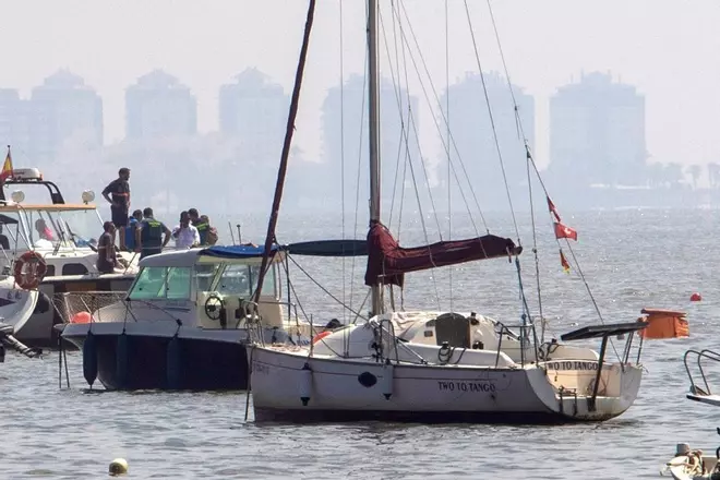 S'estavella una avioneta de l'Exèrcit al Mar Menor