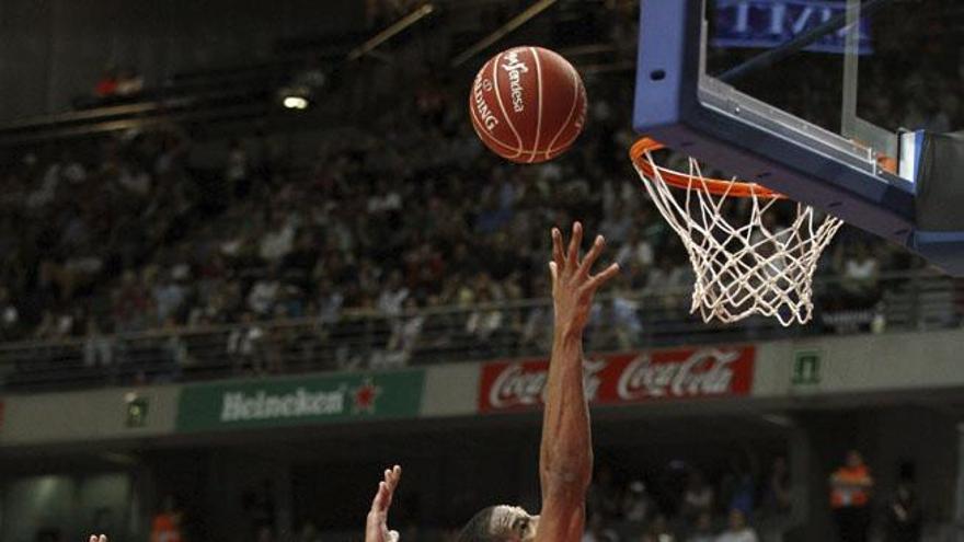 Aplausos para los ex del Real Madrid del Unicaja