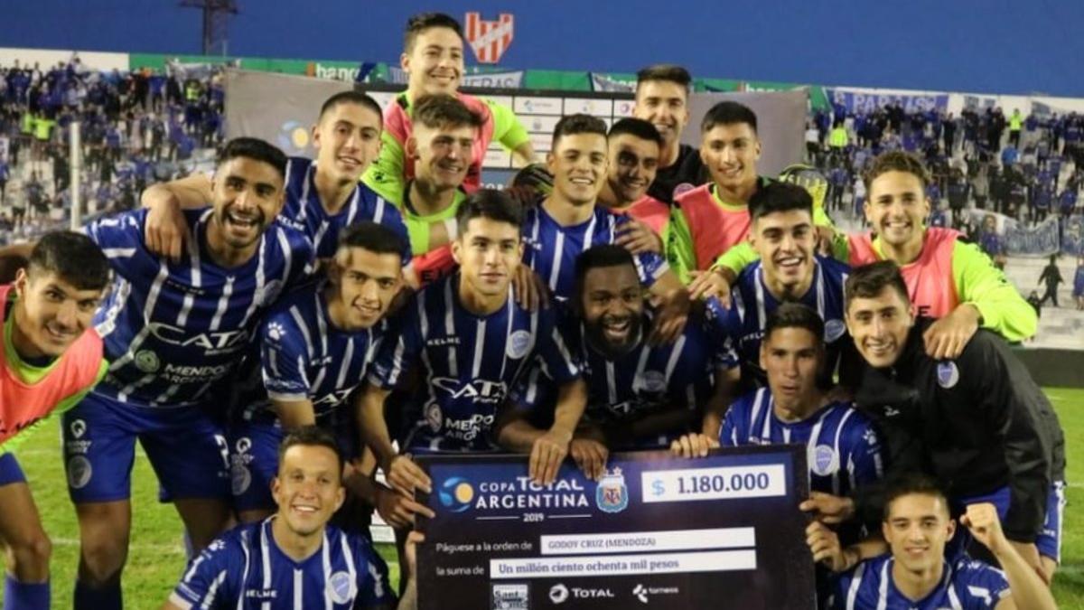 Godoy Cruz venció a Huracán en los penaltis