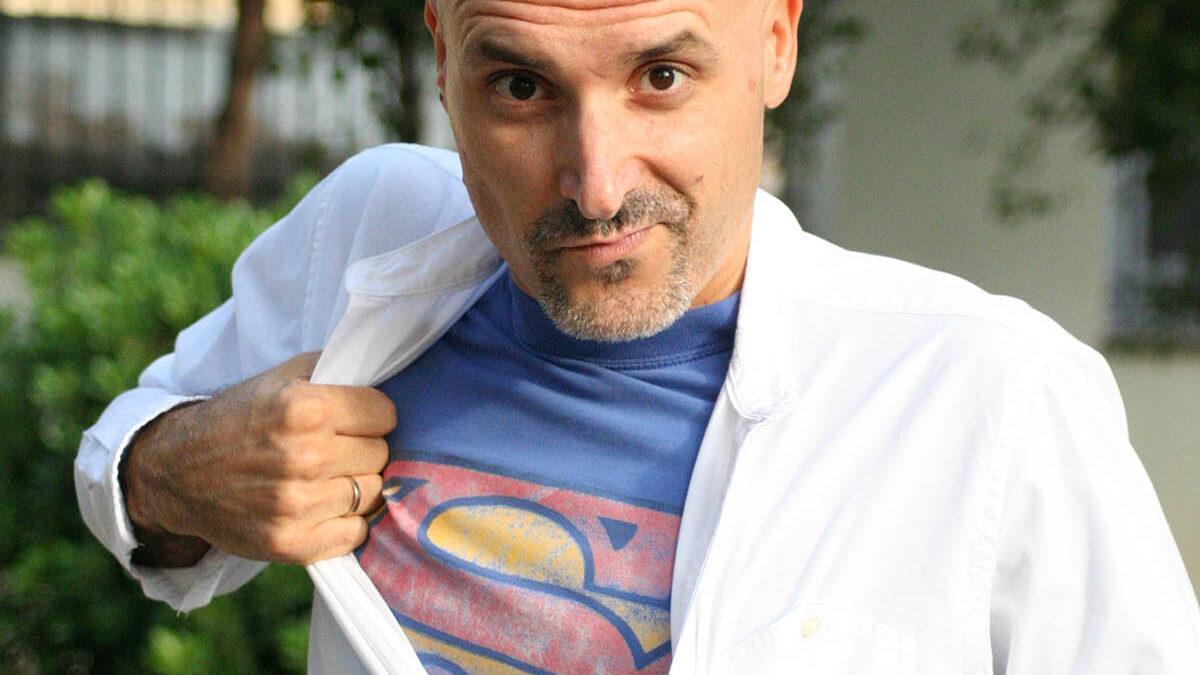 Fernando Fabiani, médico de familia: 'Ya solo fumar dos o tres cigarrillos al día te da aproximadamente la mitad de riesgo de sufrir un infarto que fumarte el paquete completo'