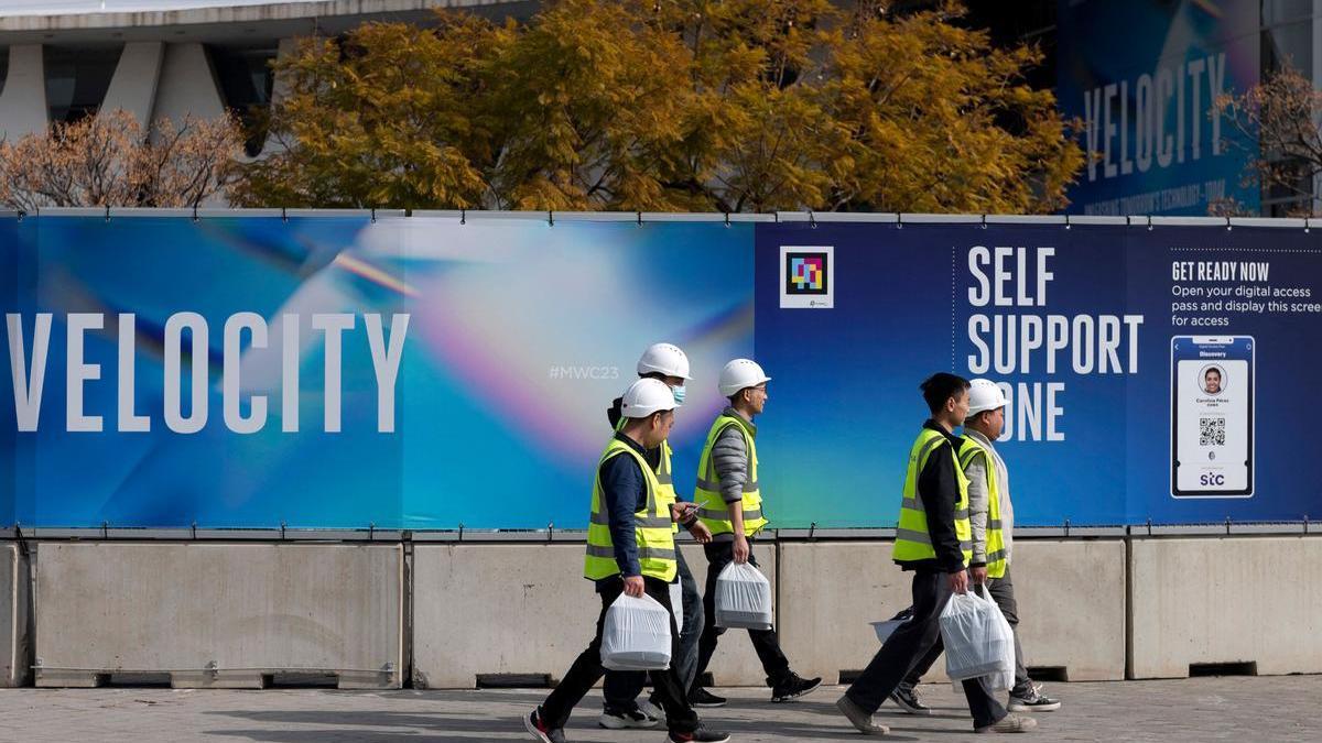 Preparativos del Mobile World Congress 2023 días antes de que empiece el congreso.