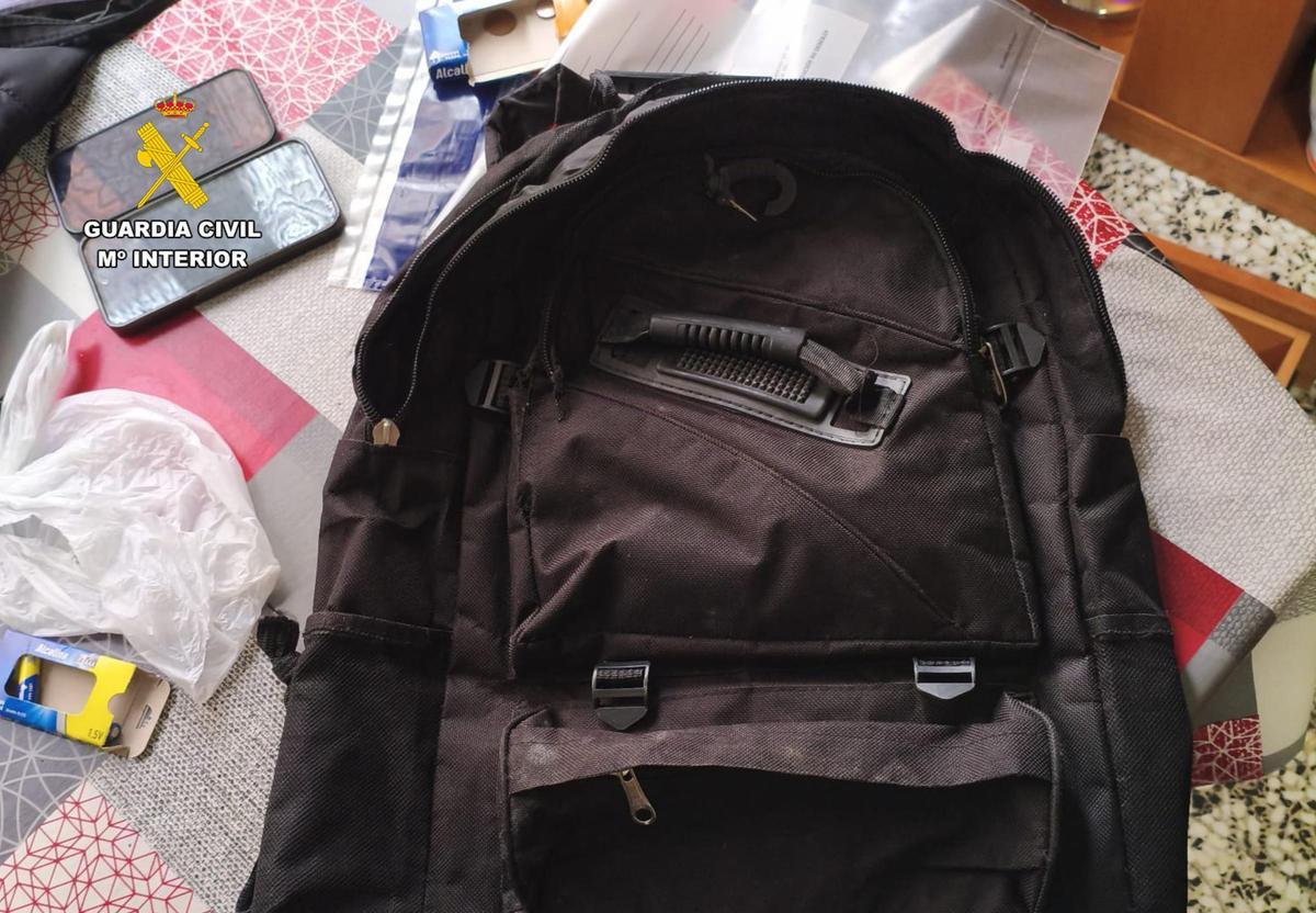 Varios de los objetos encontrados en un registro.