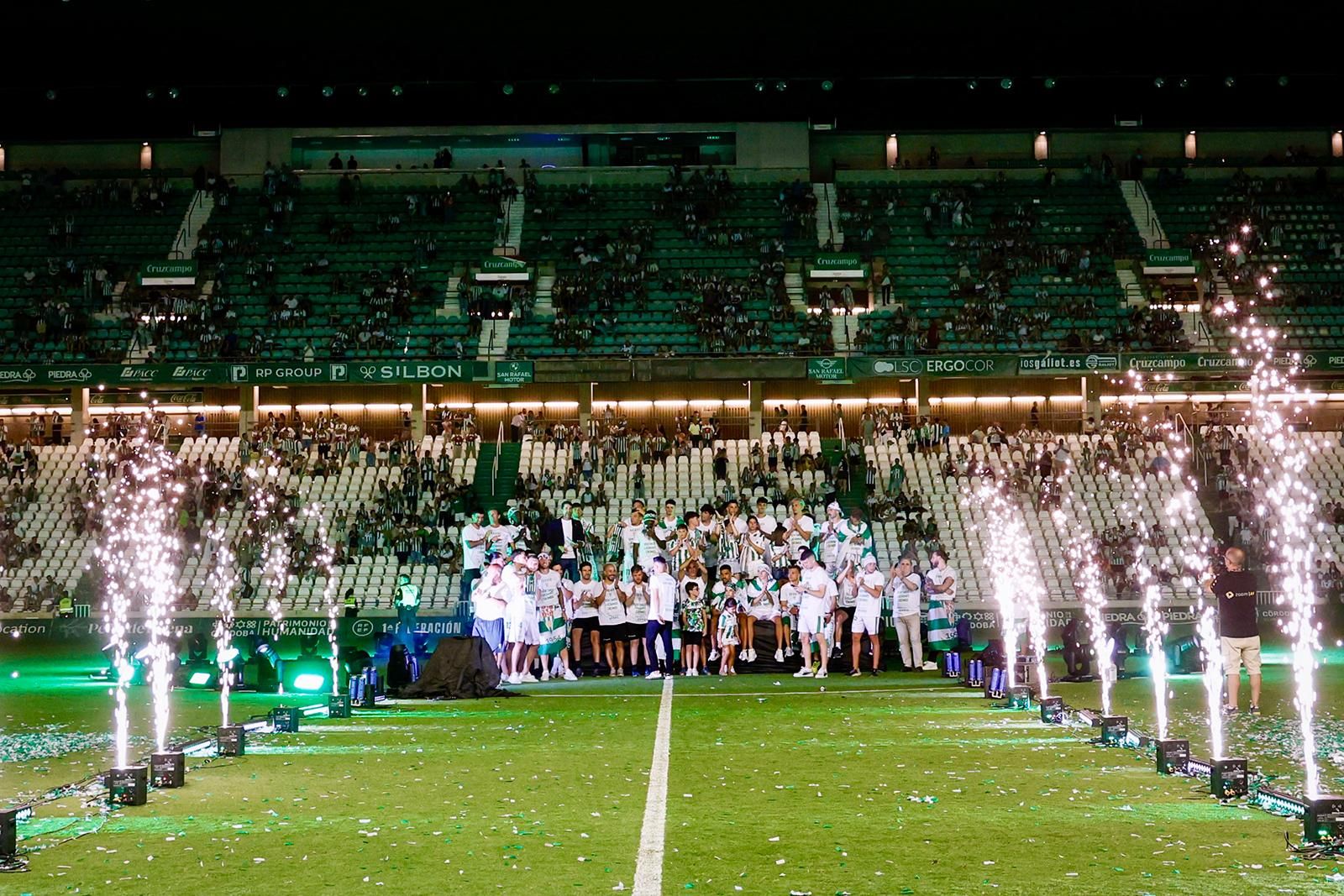 El Córdoba CF vuelve a Segunda / Las mejores imágenes de una noche para la historia