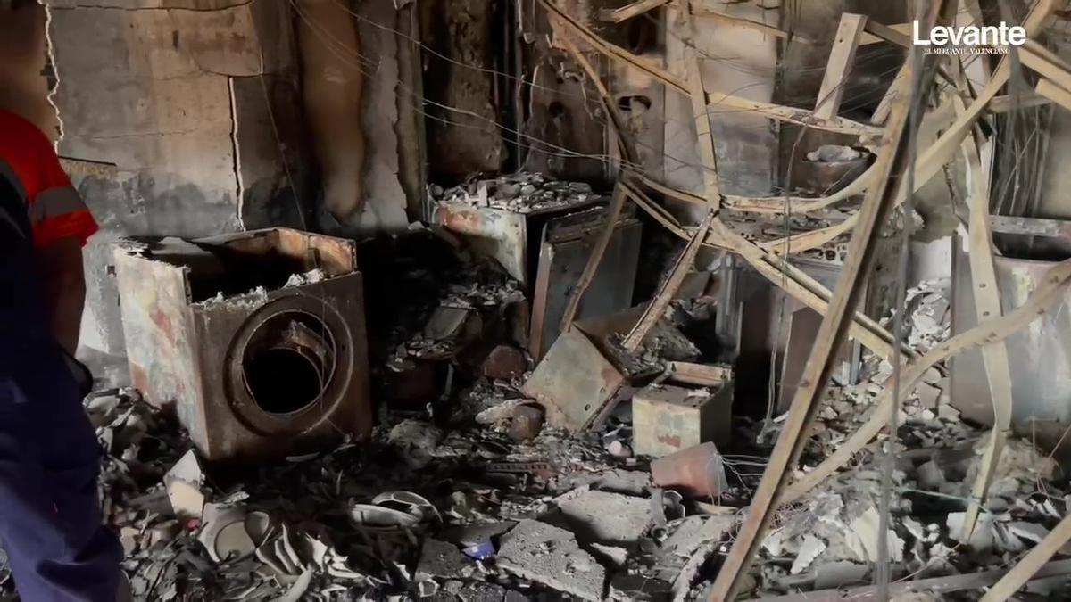 Así está por dentro el interior de la finca incendiada de Campanar