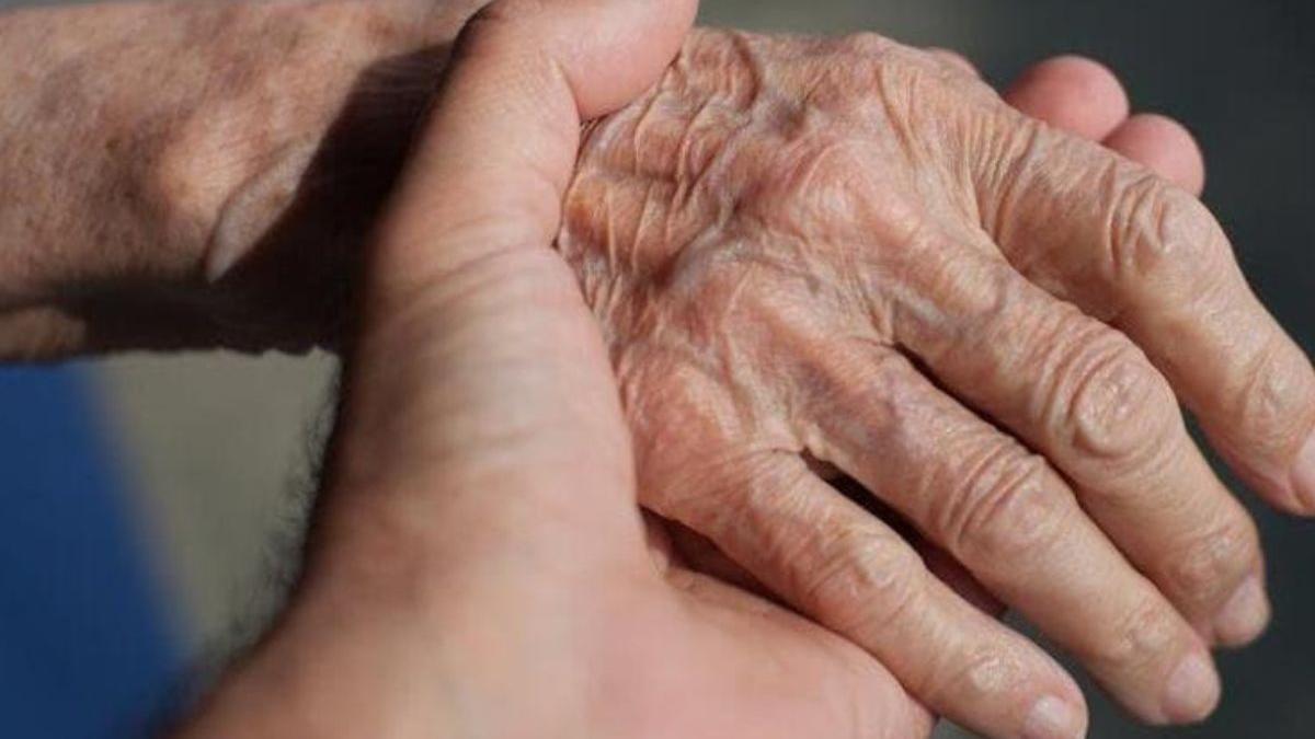 ayuda cuidar mayores 65 años