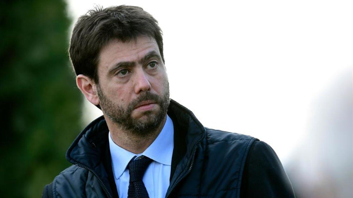 Agnelli se habría reunido con Sarri en Bakú para hablar sobre su futuro