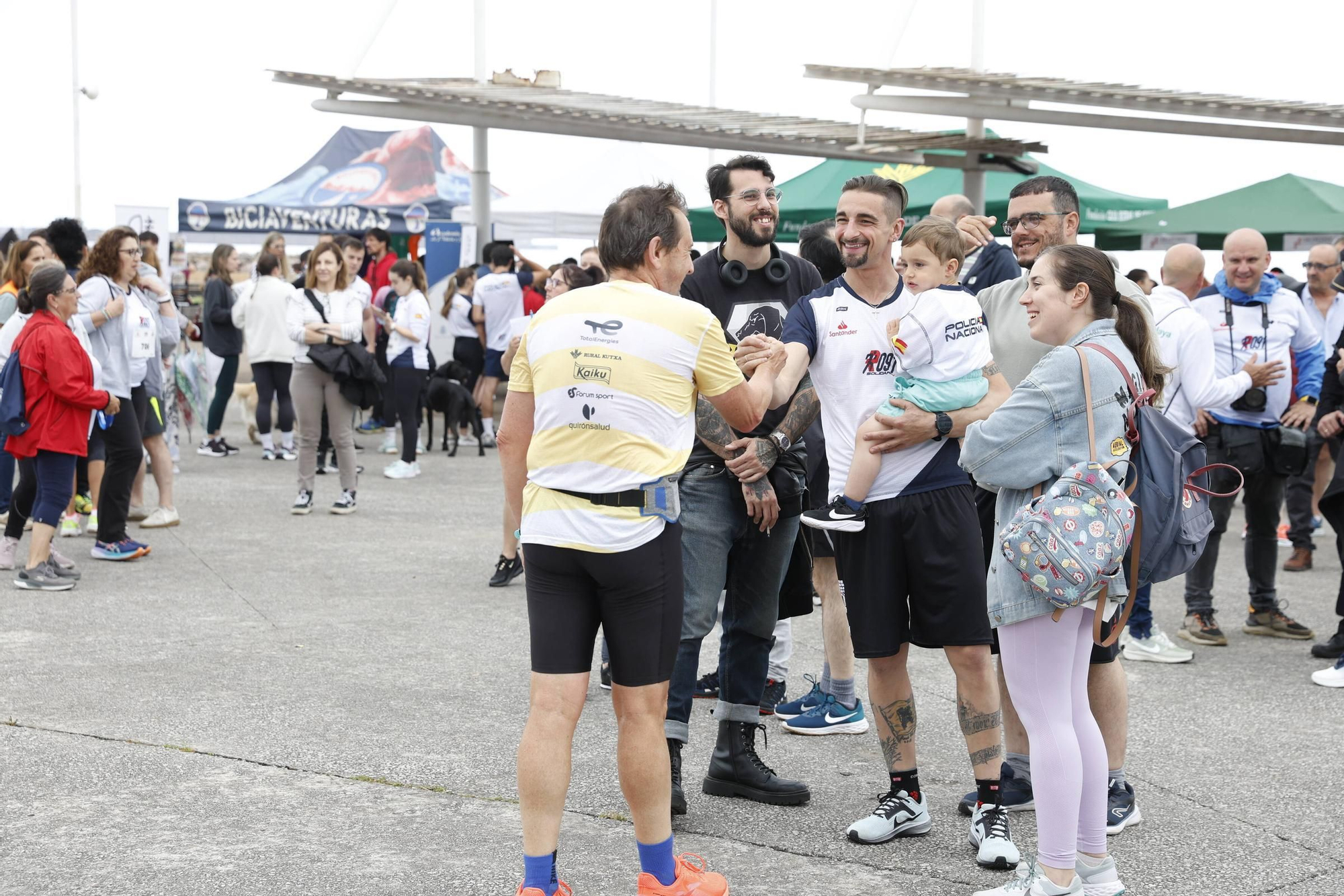 En imágenes: Gijón se vuelca con la "Ruta 091" de la Policía Nacional