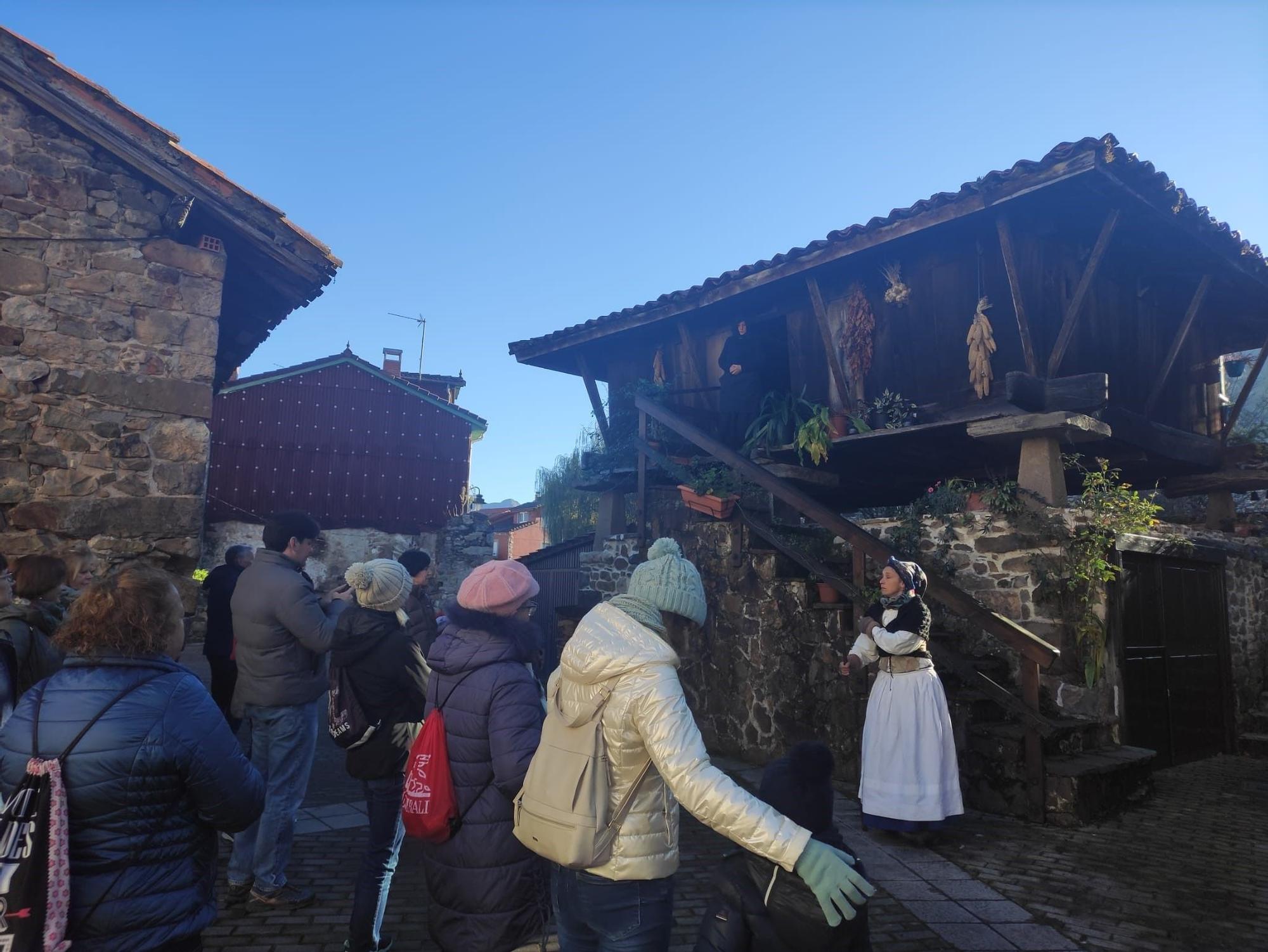 Caminando por Laviana con Palacio Valdés