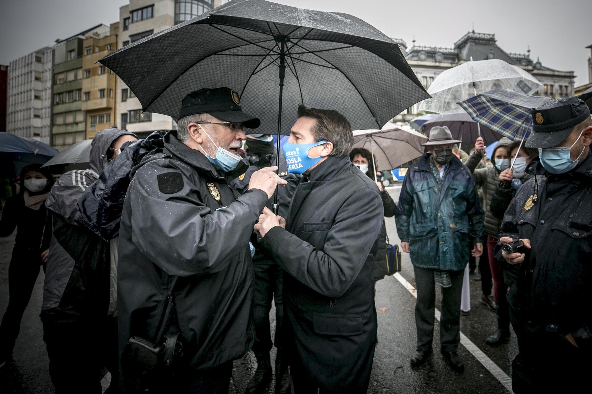 La hostelería toma las calles y exige "no perder las cenas de diciembre"