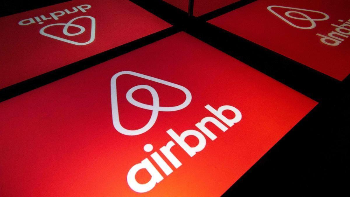 El logo de la plataforma Airbnb.
