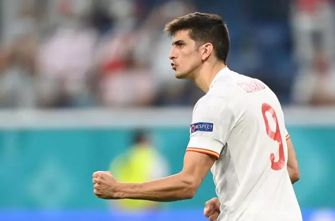 Gerard Moreno deja la concentración con la selección por molestias musculares